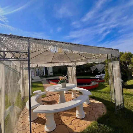 Villa Dy Bukurite *