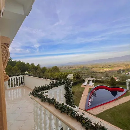 Dy Bukurite Villa Draç