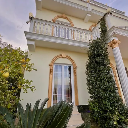Dy Bukurite Villa *