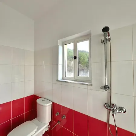 Dy Bukurite Villa *
