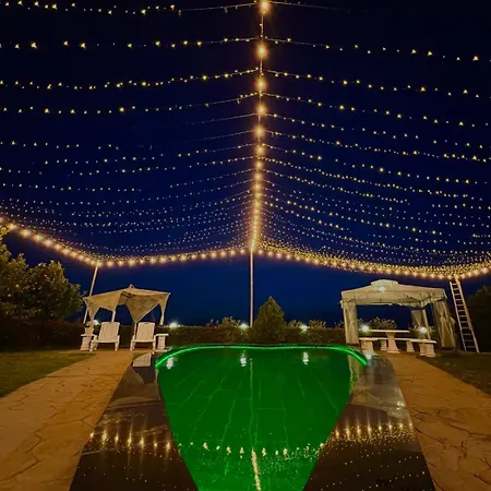 Dy Bukurite Villa *